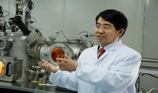《Science》：黄维院士、陈永华教授团队在钙钛矿光伏材料制备领域取得重大突破